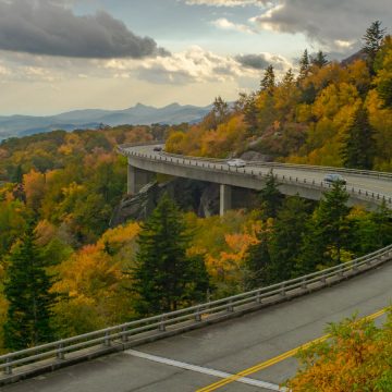 Linn Cove Viaduct in 4K